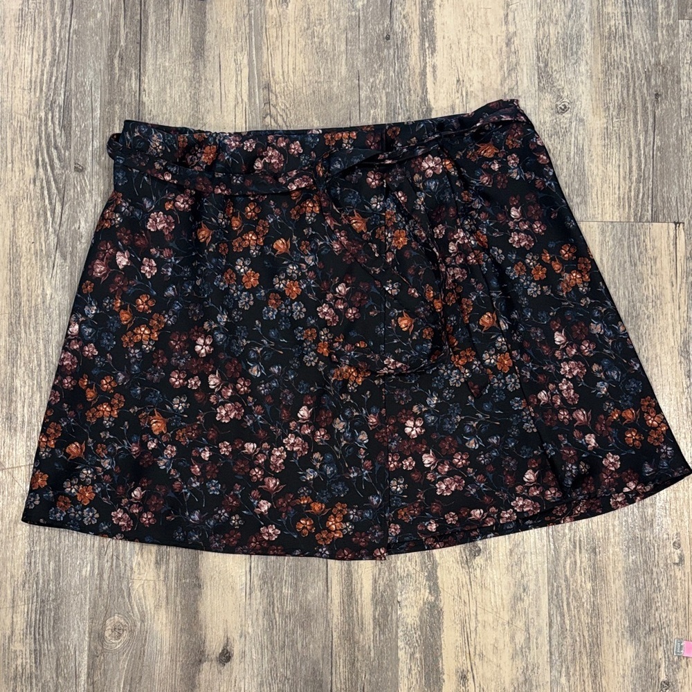 Abercrombie and fitch size large dark moody floral wrap skirt with belt